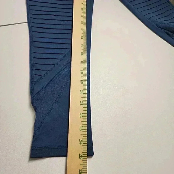 aerie Blue High Waist Cropped Activewear Legging Size M - Picture 7 of 8